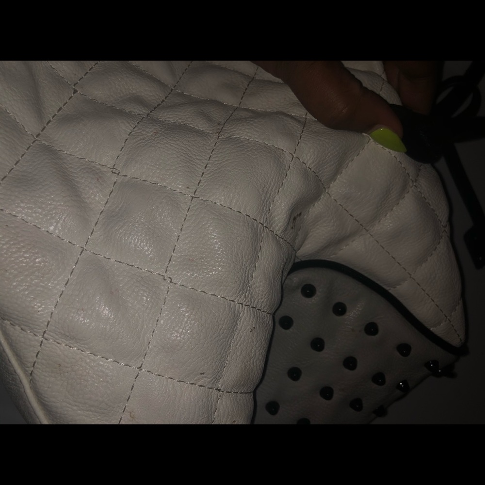 Large Satchel w. Rivets - Picture 2 of 4
